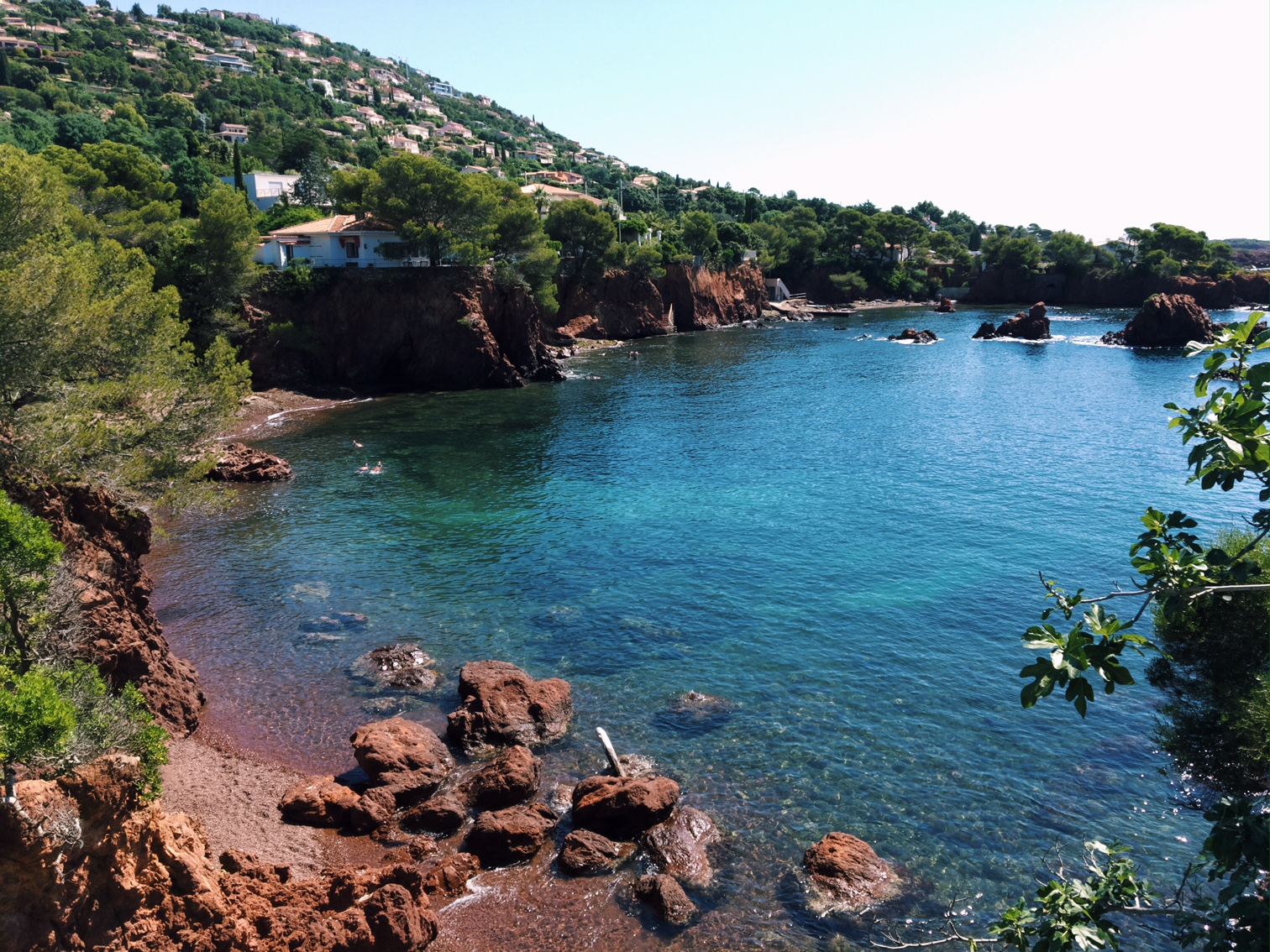 Beautiful Calanque des Anglais in Agay, one of the best beaches near Saint-Raphael